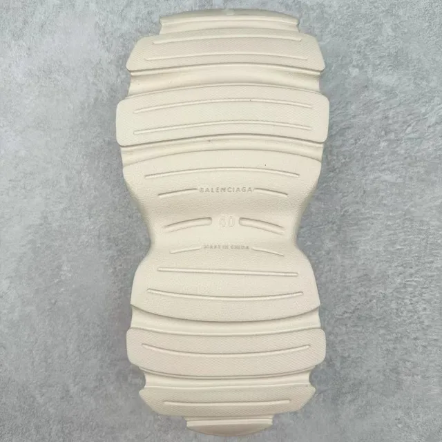 Crocs بيج رغوة مصبوكة مهواة مقطوعات كلوق 2