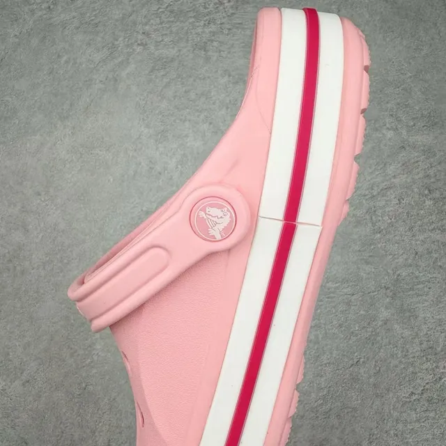 Crocs كلاسيك كلوج وردي أحمر بناء رغوة مسامي علوي كلوج 7