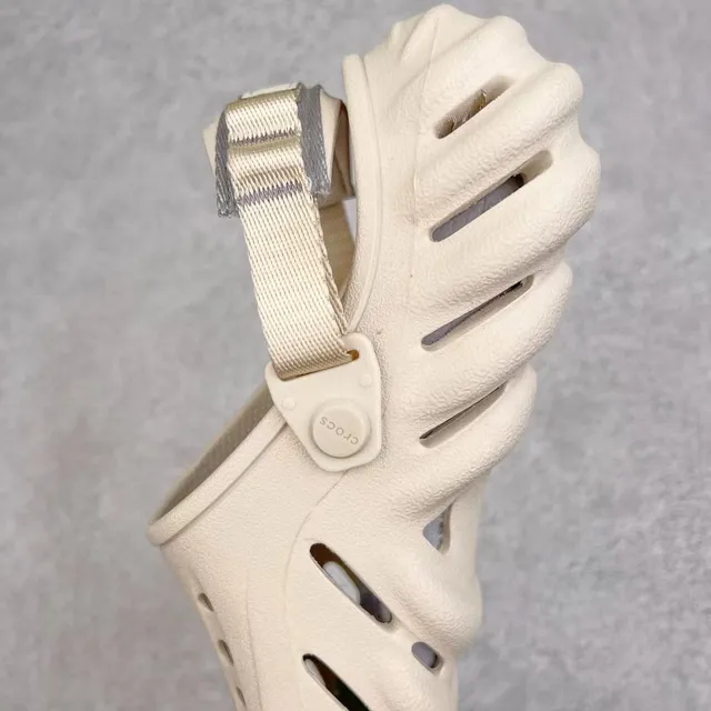 Crocs Echo Clog zueco bege de espuma 4