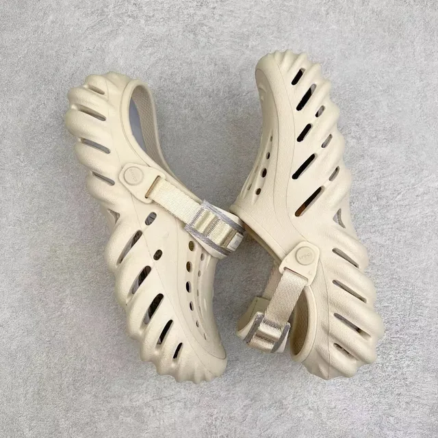 Crocs Echo Clog zueco bege de espuma 8