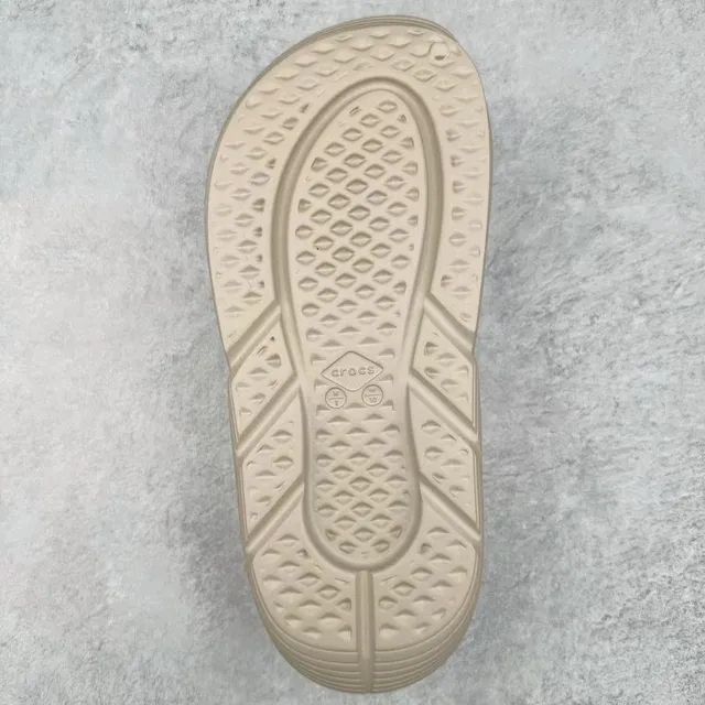 Crocs Echo Clog Beige Molded Foam Clog 9