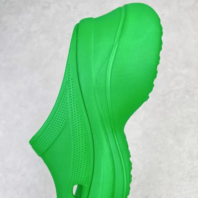 Crocs Echo Clog sabot vert plateforme mousse moulé 4