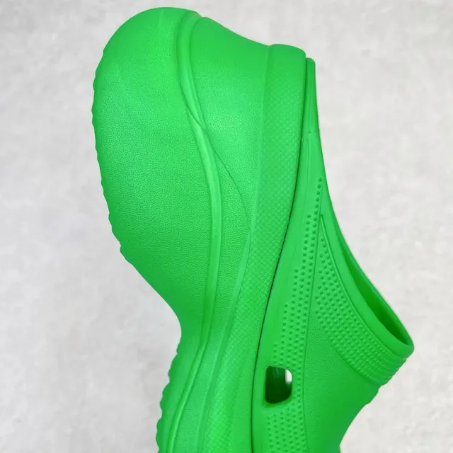 Crocs Echo Clog sabot vert plateforme mousse moulé 5