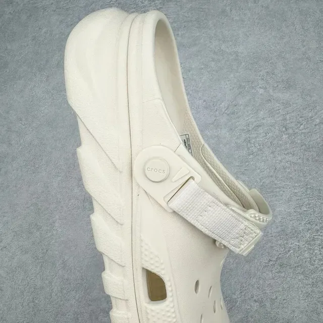 Crocs Echo Clog Off-White Molded Foam Clog 5