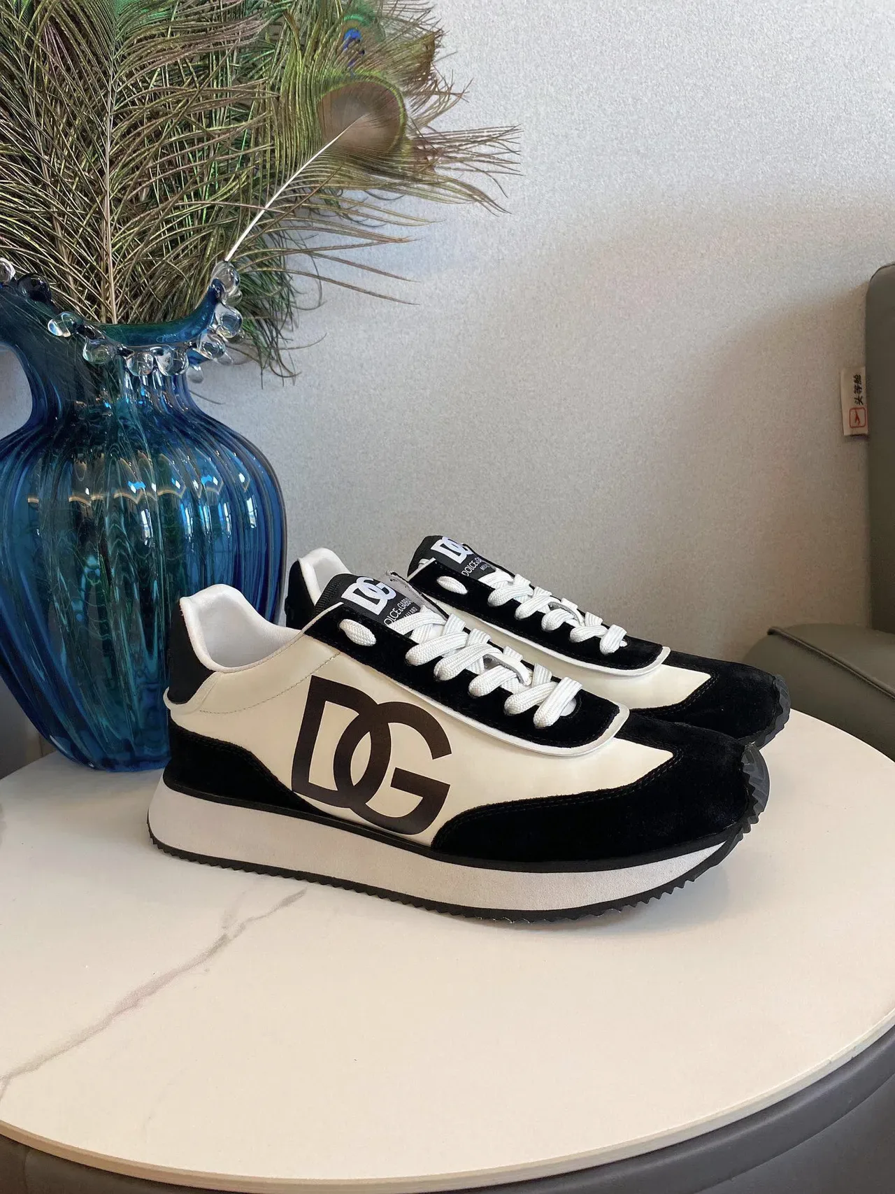 DC Shoes Black Beige Retro Runner Silhouette Suede And Leather Paneling Lifestyle Sneakers 2