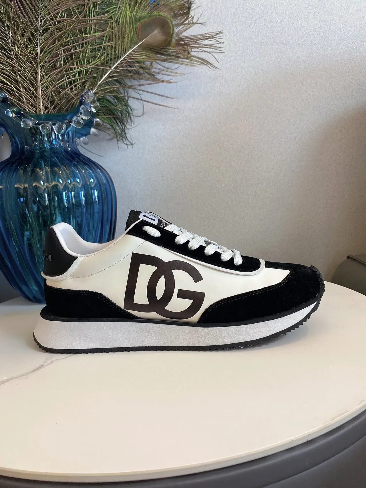 DC Shoes Black Beige Retro Runner Silhouette Suede And Leather Paneling Lifestyle Sneakers 4