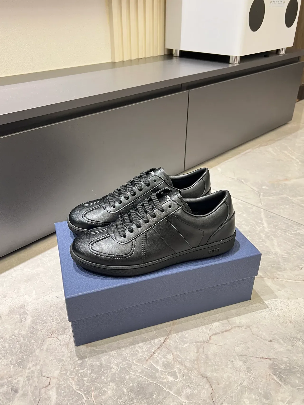 Dior B22 Sneakers Lifestyle Cuir Noir Panellée 4