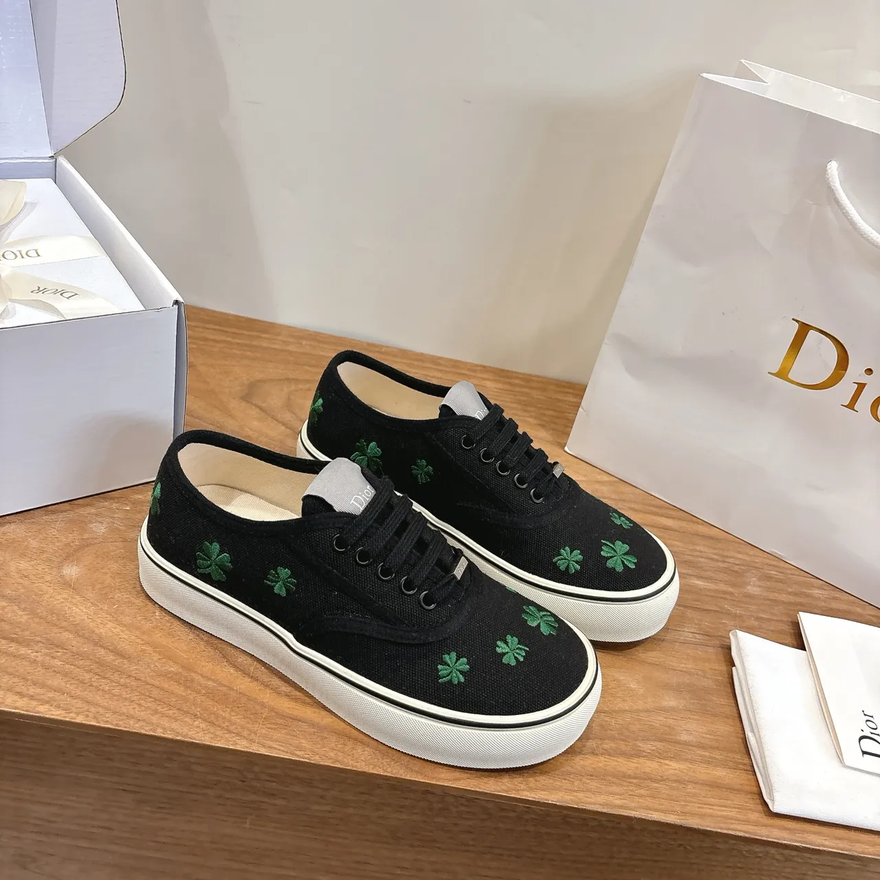 Dior B23 Black Green Canvas Upper Embroidered Four-Leaf Clover Motifs Lifestyle Sneakers 5