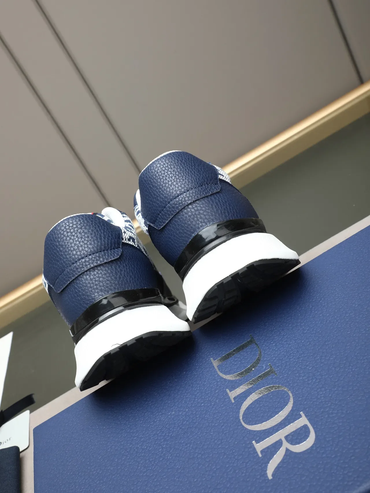 Dior B23 Navy Oblique Monogram Lifestyle Sneakers 3