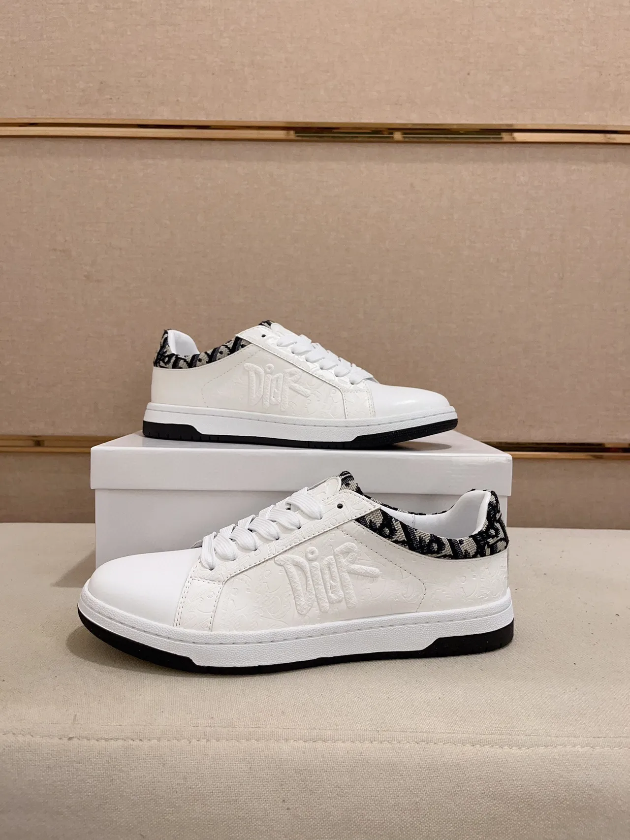 Dior B23 White and Black Oblique Lifestyle Sneakers 8