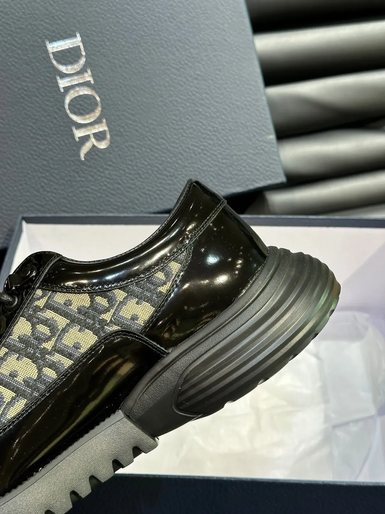 Dior B27 Sneakers lifestyle cuir patent noir monogramme oblique 6