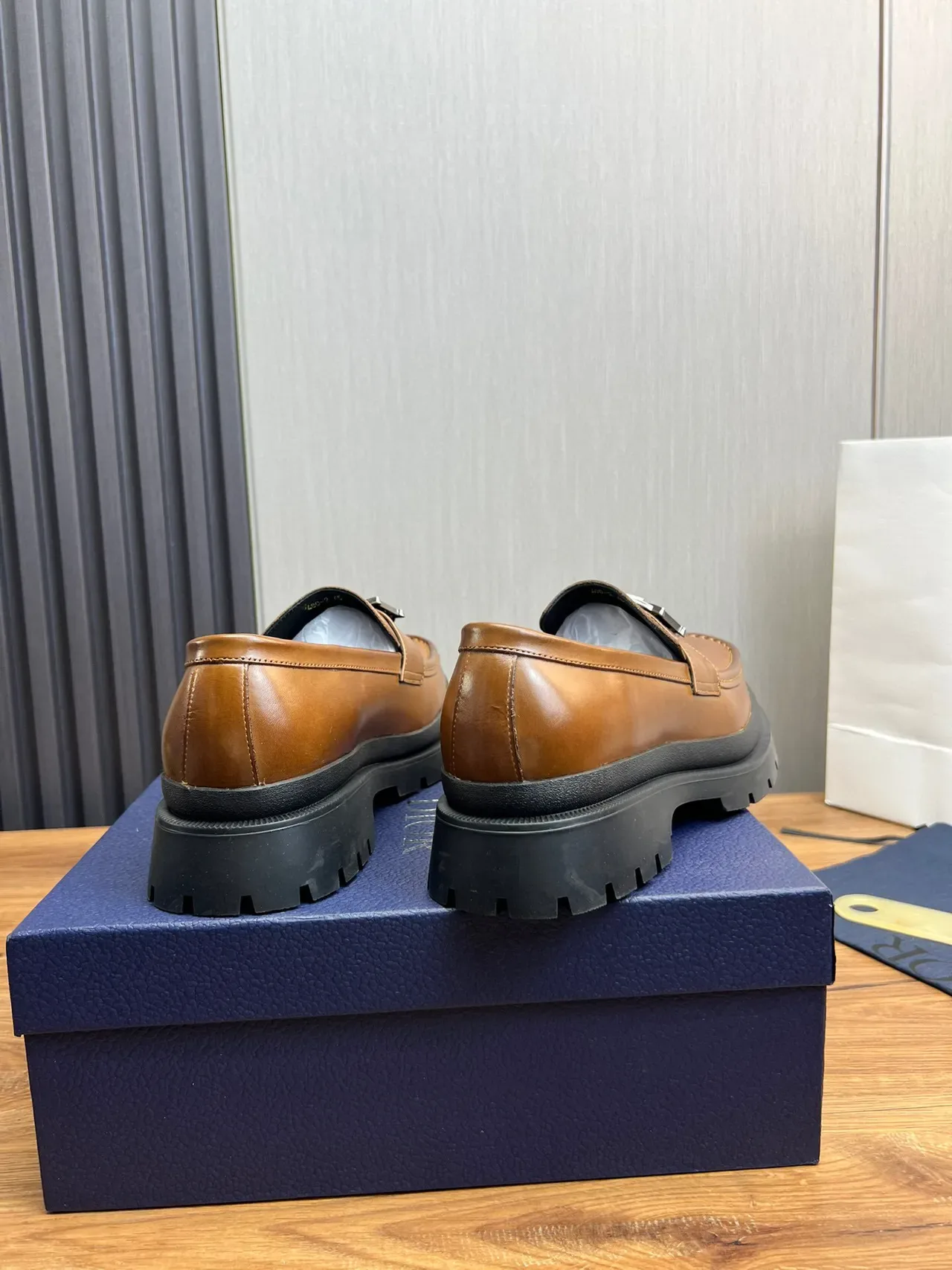 Dior B27 Loafer Cuir Tan Boucle Métal Semelle Chunky 5
