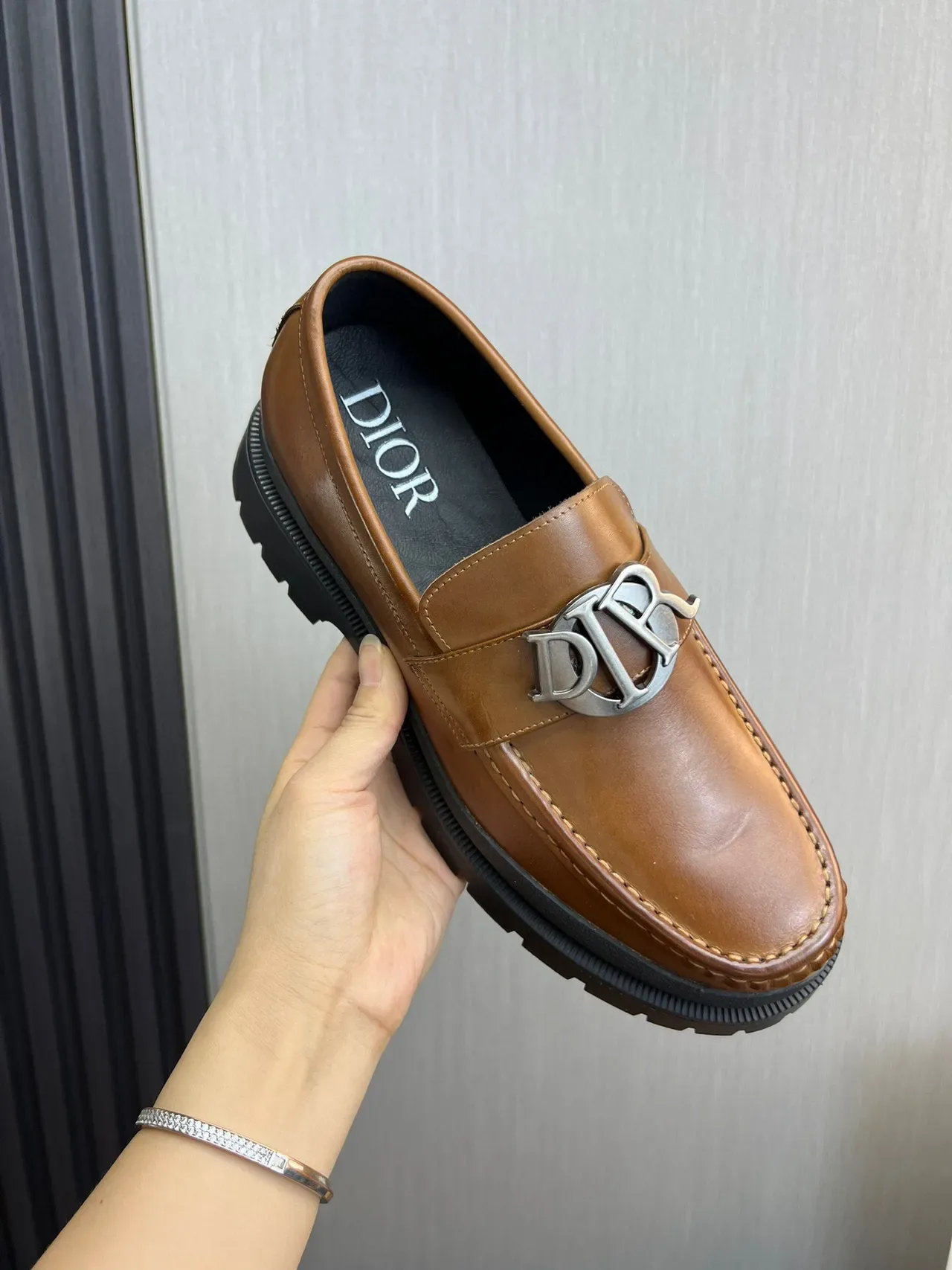 Dior B27 Loafer Cuir Tan Boucle Métal Semelle Chunky 8