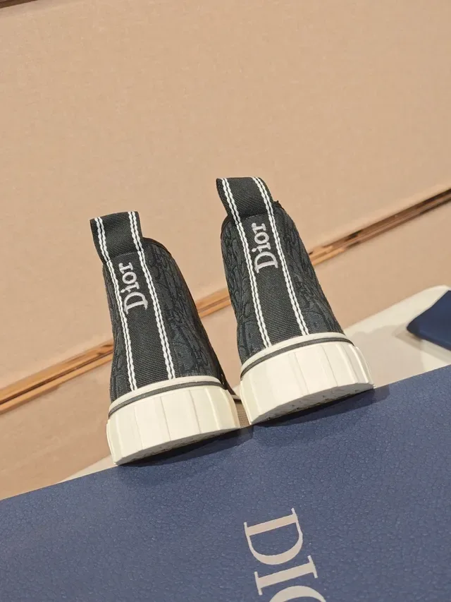 Dior B27 Monogram High-Top Lifestyle Sneakers 4