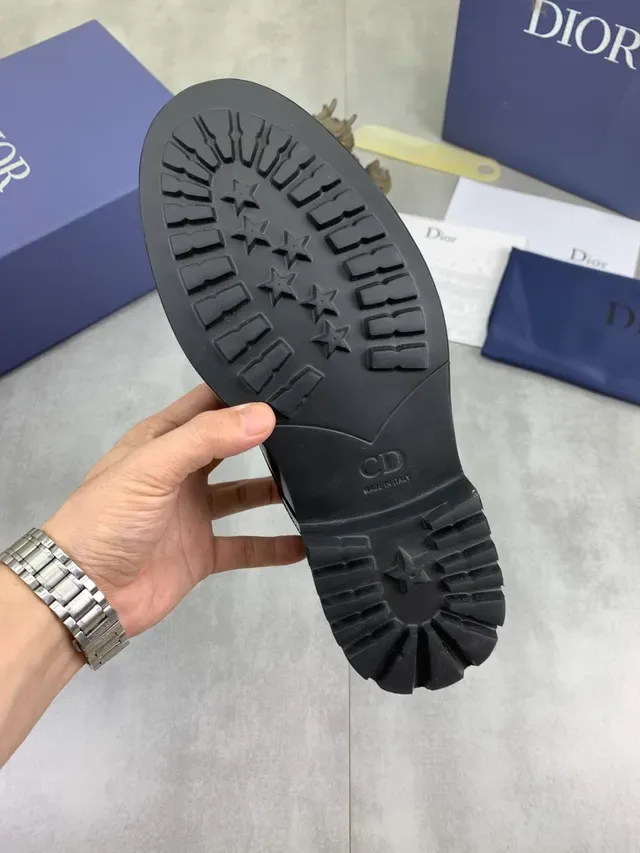 Dior Sapatos Oxford de couro patentado preto de alto brilho com ponta de tapa 2