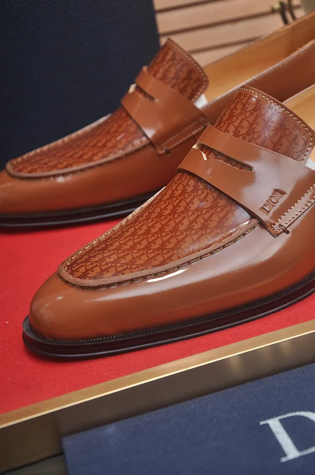 Dior Brown Black Polished Tan Leather Embossed Oblique Pattern Strap Loafer 3