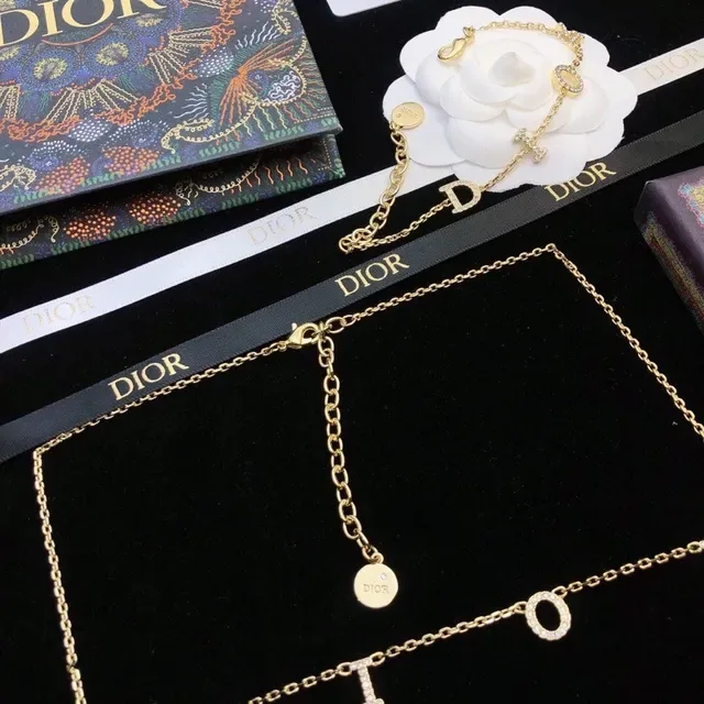 Dior Pulseira Charm D Camélia dourada 7