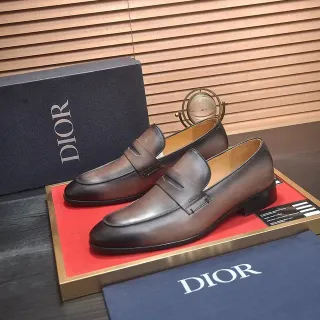 Dior पेननी लोअफर एंटीक भूरा चमड़ा लोअफर