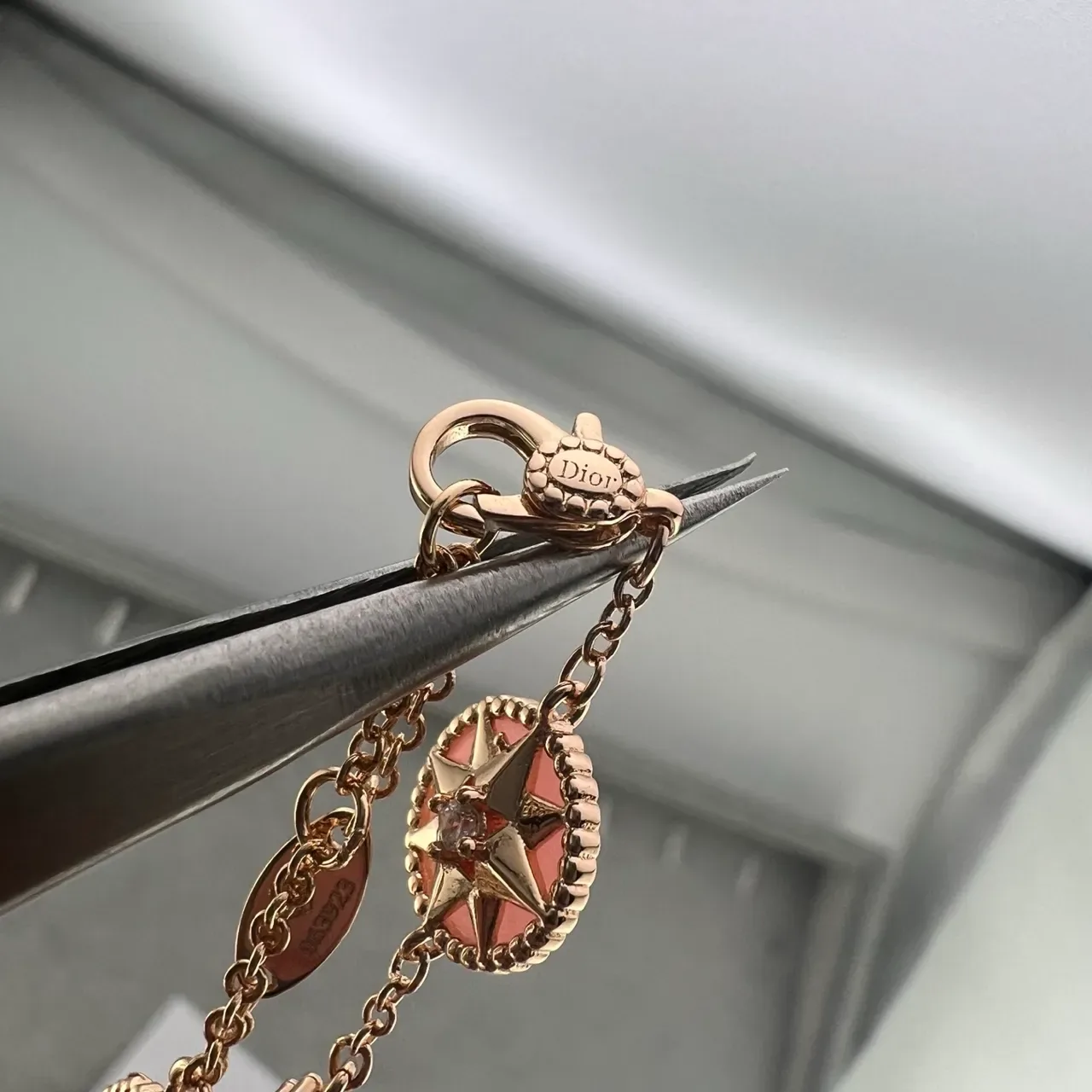 Bracelet Dior Rose des Vents Chaîne Or Rose Motifs Boussole Étoile 2