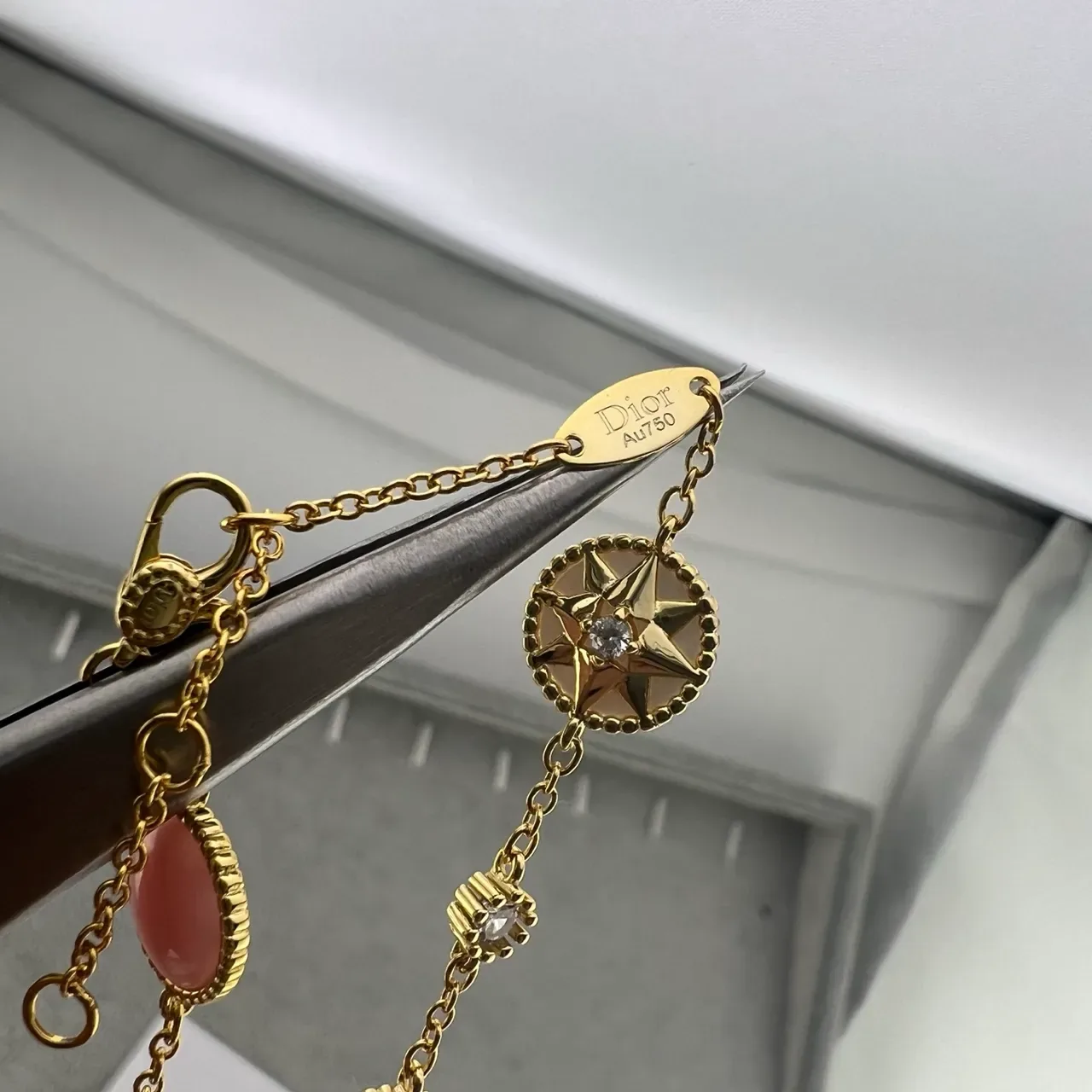 Bracelet Dior Rose des Vents Chaîne Or Rose Motifs Boussole Étoile 3