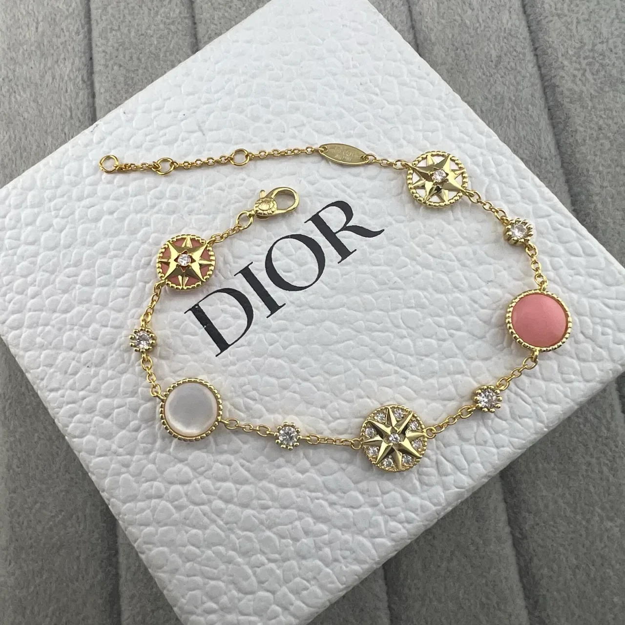 Bracelet Dior Rose des Vents Chaîne Or Rose Motifs Boussole Étoile 4