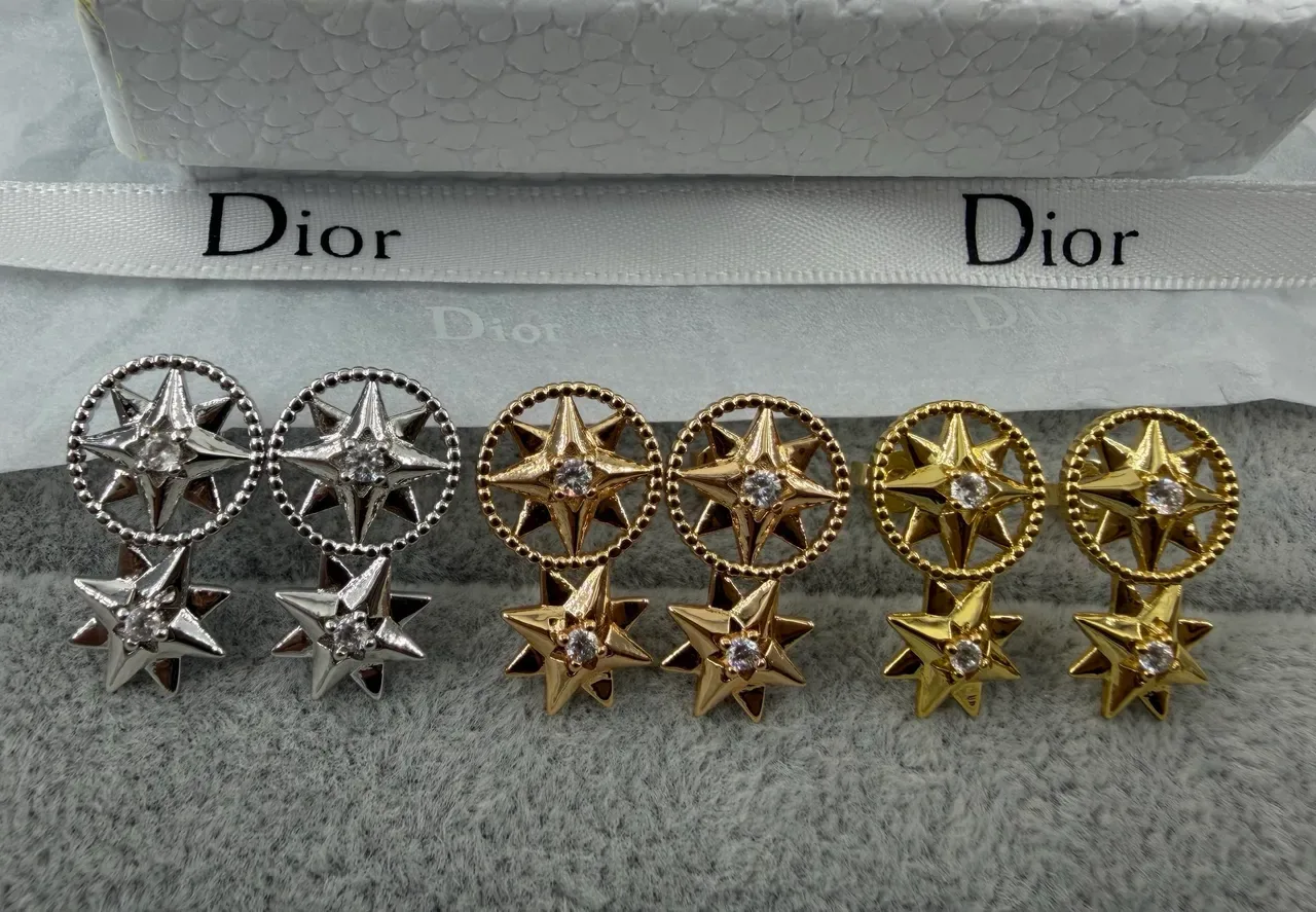Dior Rose des Vents Motif Étoile Cristal Doré Boucles d'oreilles pendantes 2