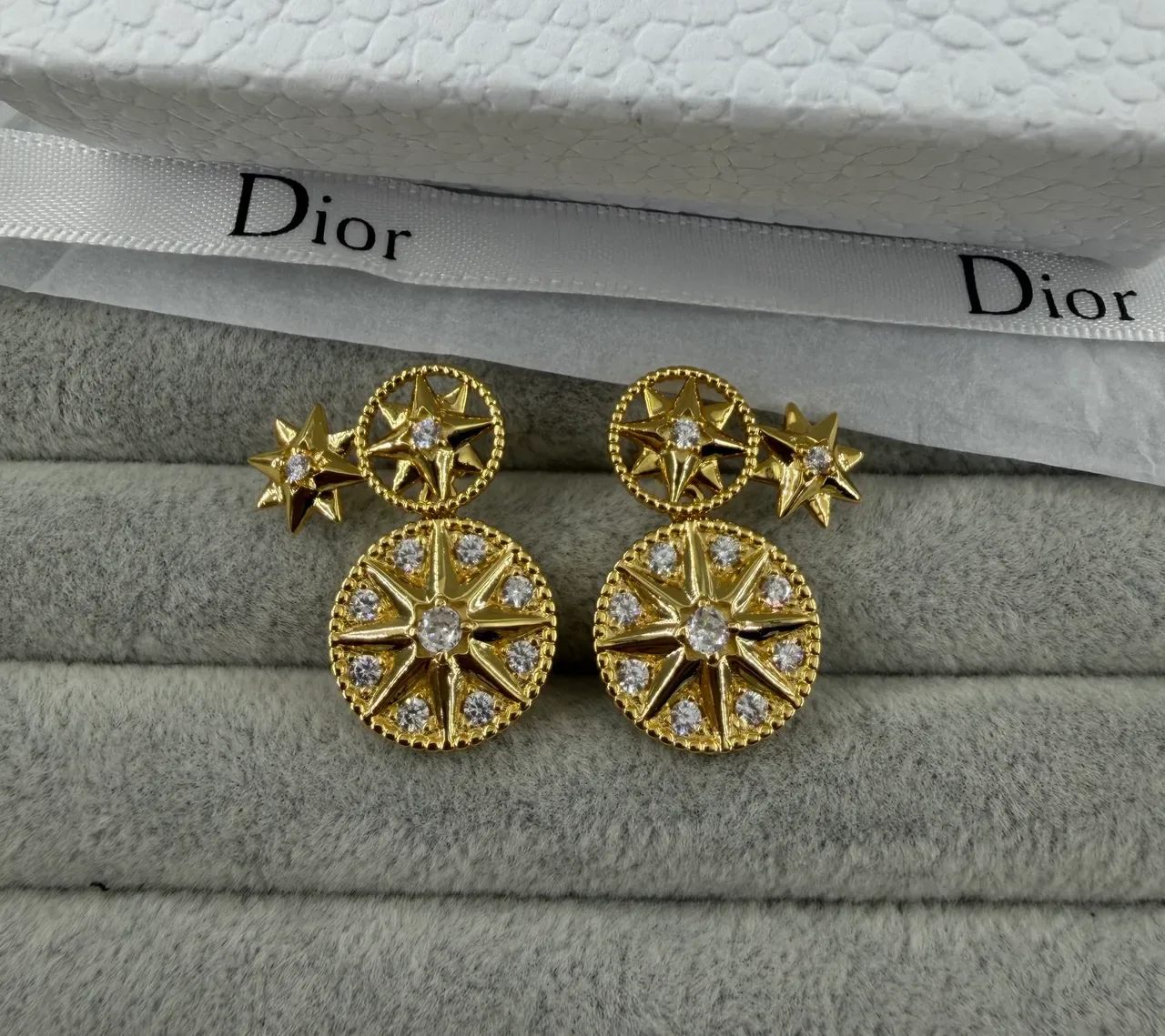 Dior Rose des Vents Motif Étoile Cristal Doré Boucles d'oreilles pendantes 3
