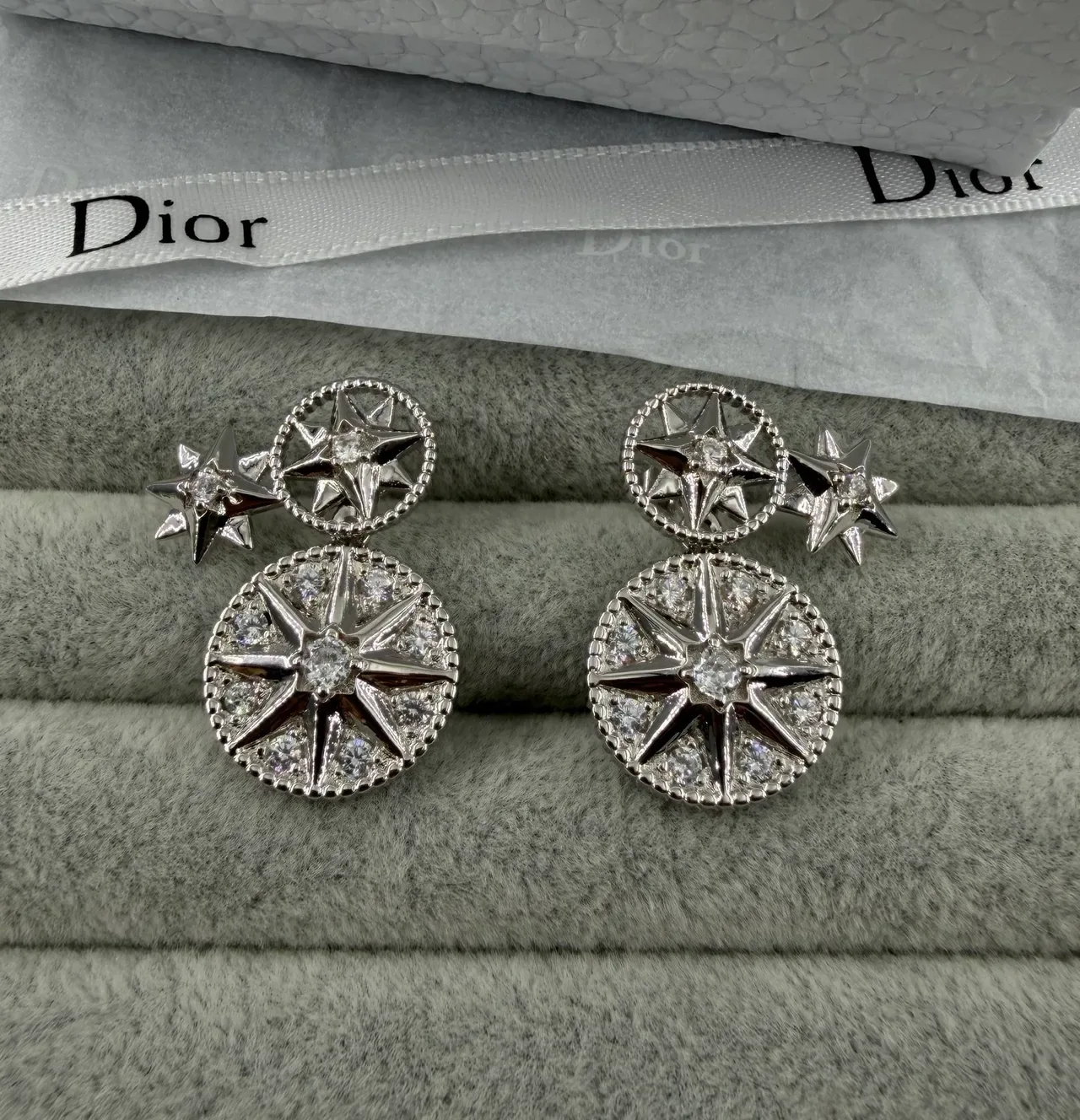 Dior Rose des Vents Motif Étoile Cristal Doré Boucles d'oreilles pendantes 4