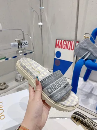 Dior Slide Gris Beige Imprimé pied de poule sur l'empeigne sangle logo brodé mules 4