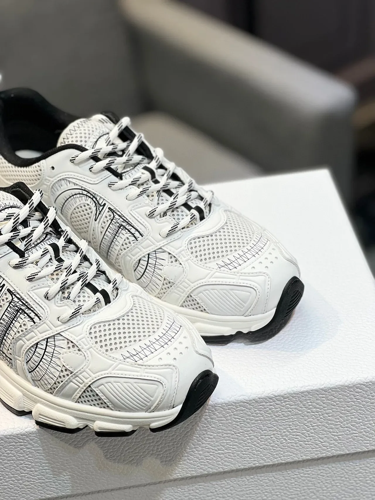 Dior White Black Sole Perforated Mesh Upper Chunky Sneakers 8