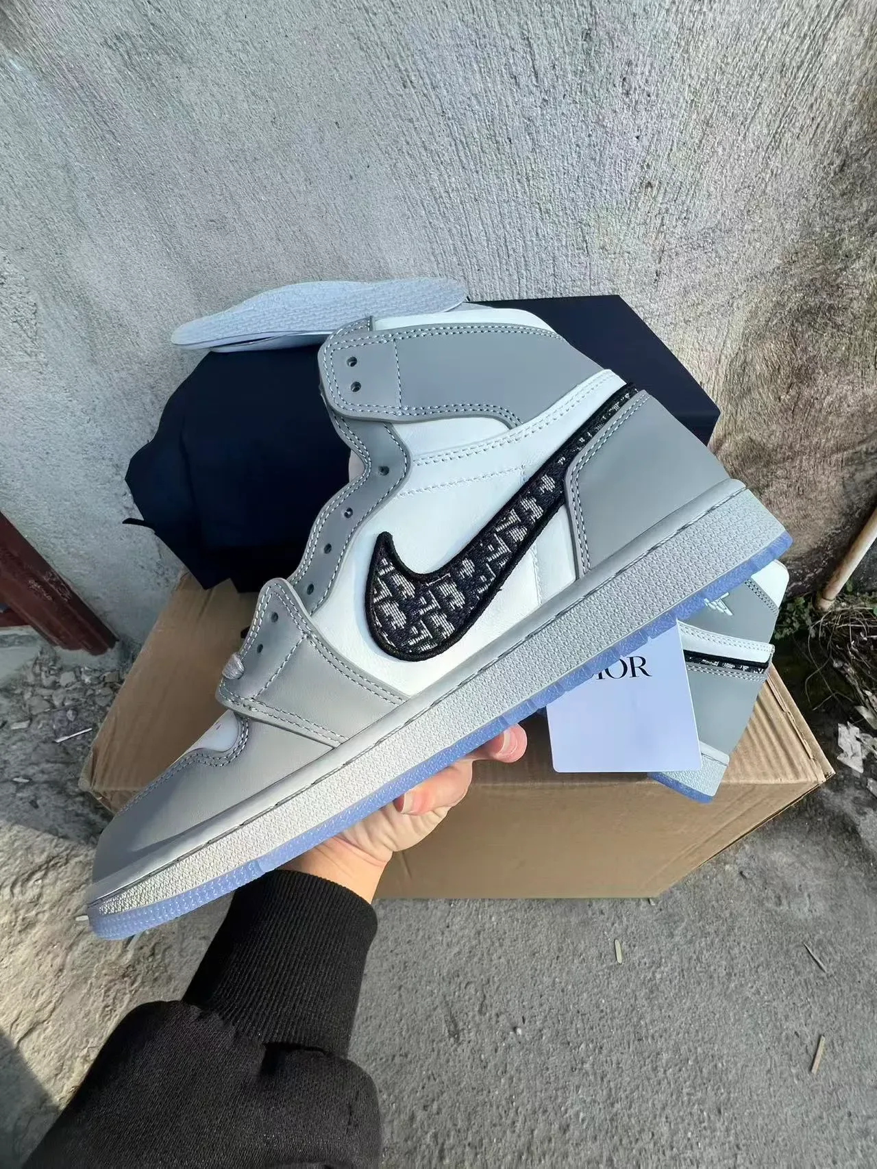 Dior x Air Jordan 1 Blanc Gris Motif Oblíquo Sneakers Lifestyle 5