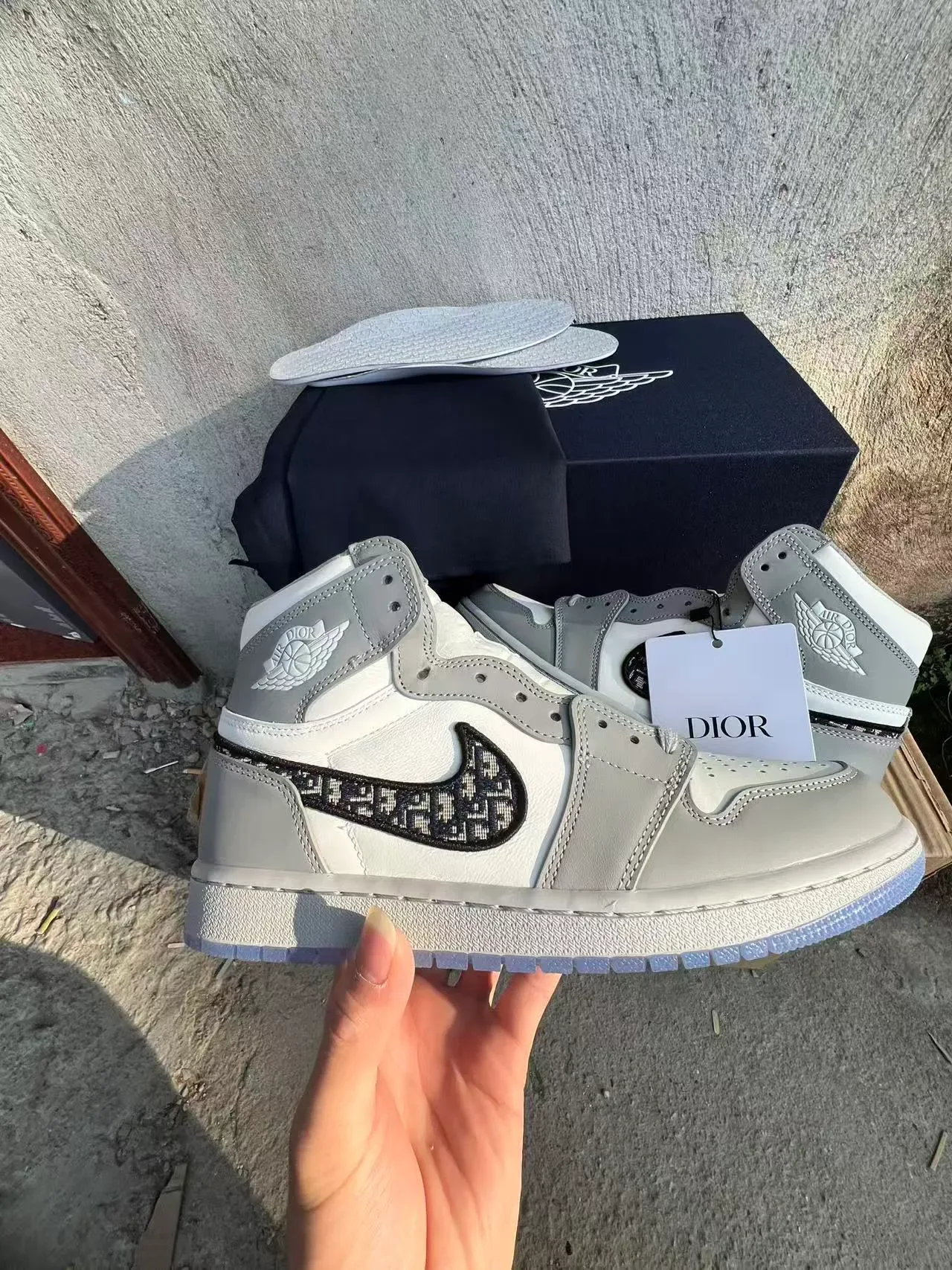 Dior x Air Jordan 1 Blanc Gris Motif Oblíquo Sneakers Lifestyle 7