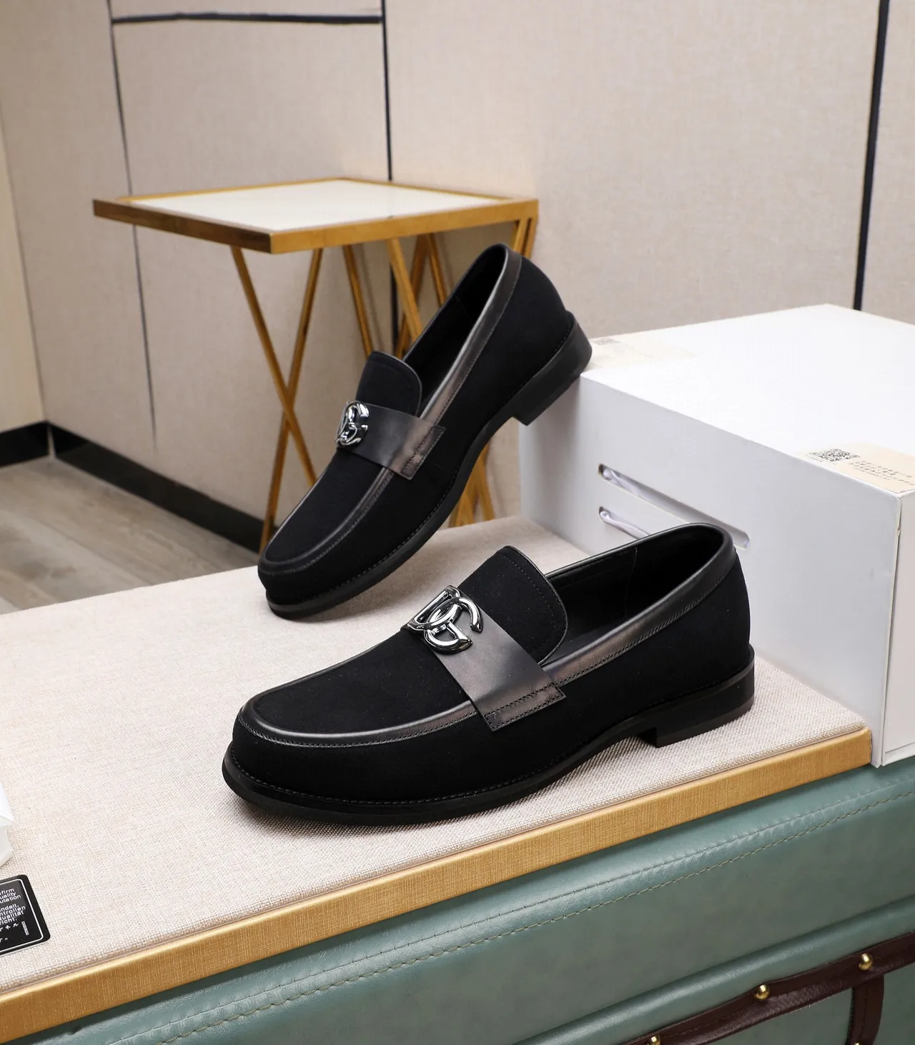 Dolce & Gabbana DG Mocassins Noirs en Daim et Cuir 5
