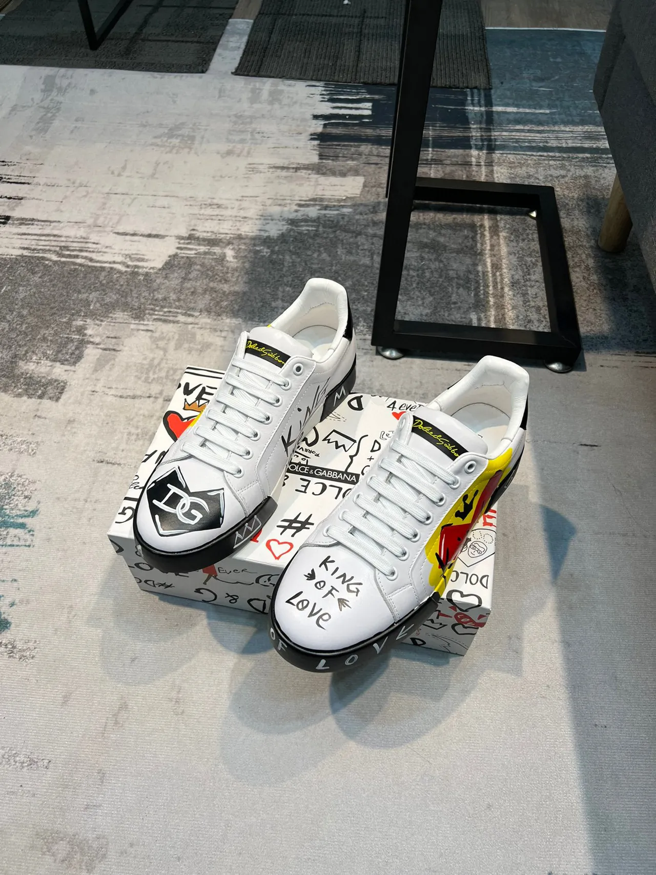 Dolce & Gabbana Rei dos Corações Graffiti Print Tênis Lifestyle Brancos 5