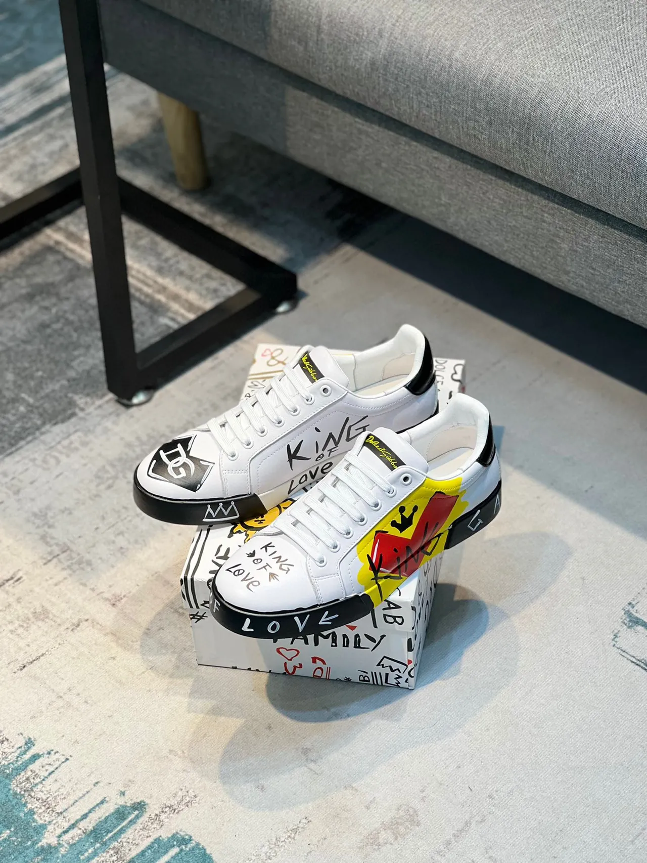 Dolce & Gabbana Rei dos Corações Graffiti Print Tênis Lifestyle Brancos 7