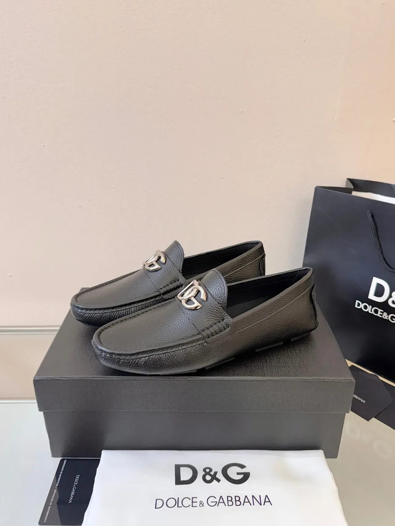 Dolce & Gabbana Portofino Mocassins Noirs en Cuir Grainé avec Boucle DG 2