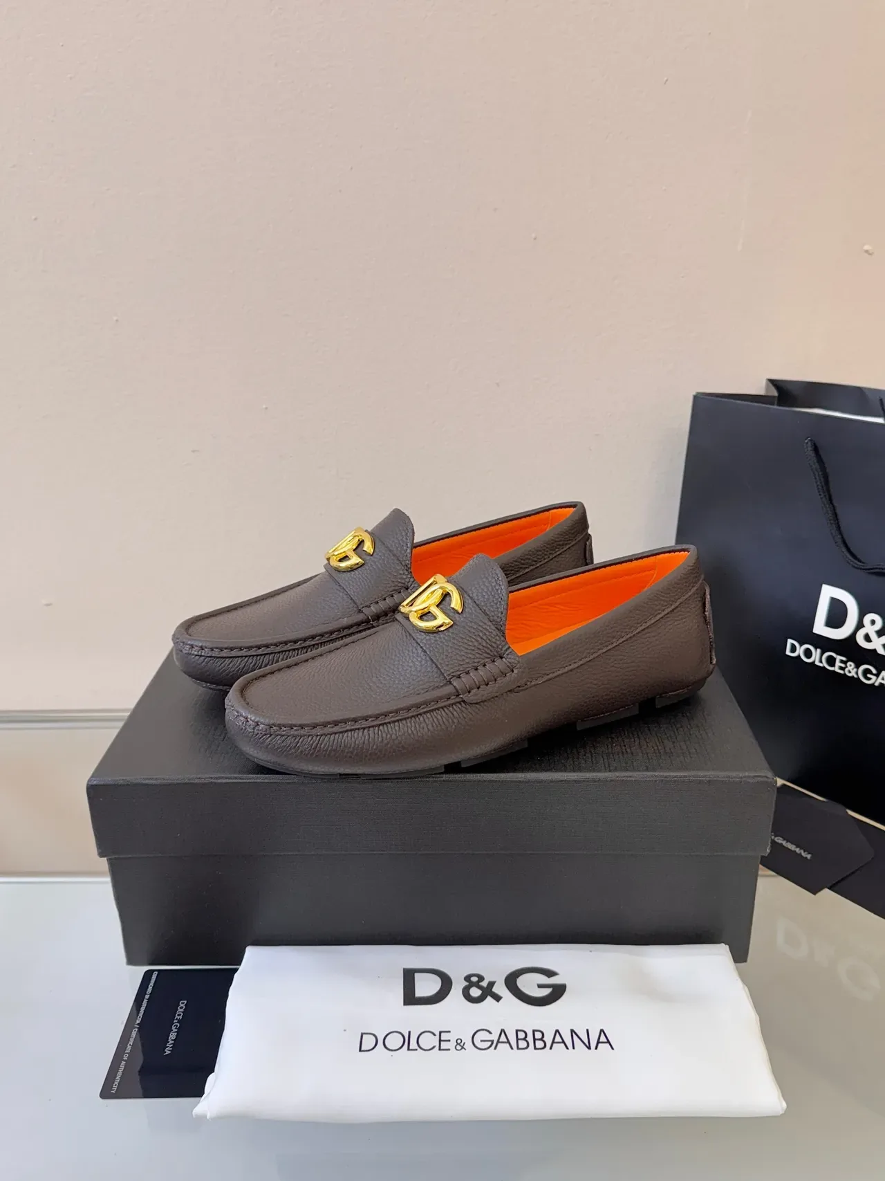 Dolce & Gabbana Portofino Marron Orange Cuir Grainé Doré DG Logo Boucle Mocassins 2