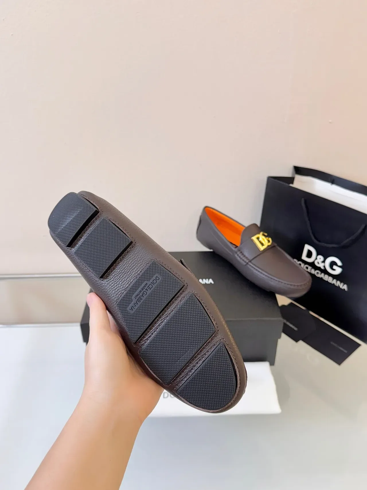 Dolce & Gabbana Portofino Marron Orange Cuir Grainé Doré DG Logo Boucle Mocassins 5