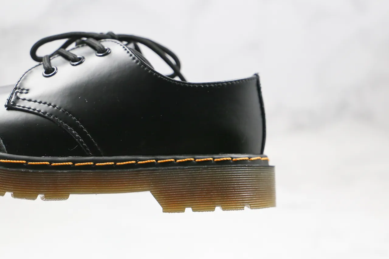 Dr. Martens 1461 Chaussures Oxford en cuir lisse noir et beige avec embout contrasté 5