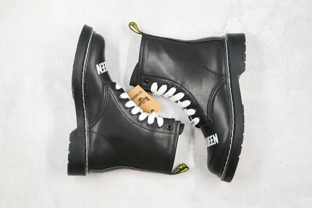 Dr. Martens Black White Smooth Leather Upper Contrast Stitching Martin Boots 7