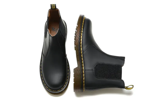 Dr. Martens Chelsea Boot Black Yellow Smooth Leather Elastic Side Gussets Chelsea Boots 2