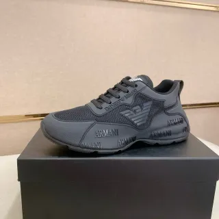 Emporio Armani Sneakers Lifestyle Noir Monochrome avec Branding Embossé