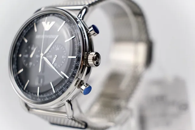 Emporio Armani Chronographe Cadran Noir Maille Argentée Montre Mécanique 5