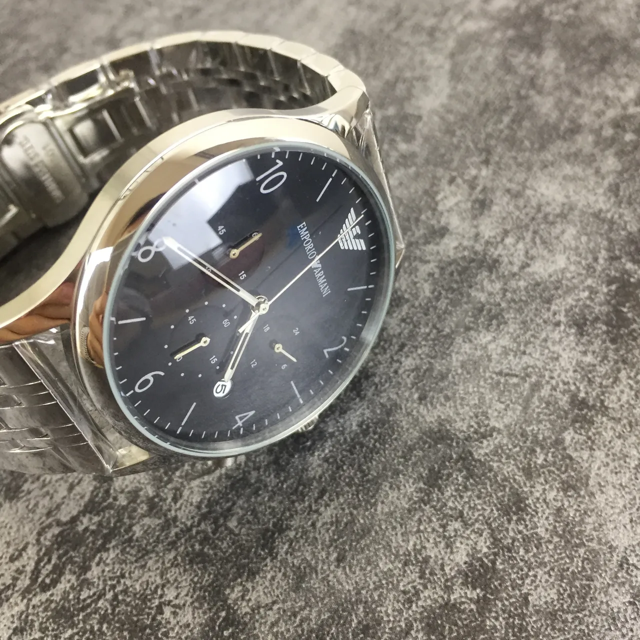 Emporio Armani Montre Chronographe Cadran Noir Ton Argent Quartz 3
