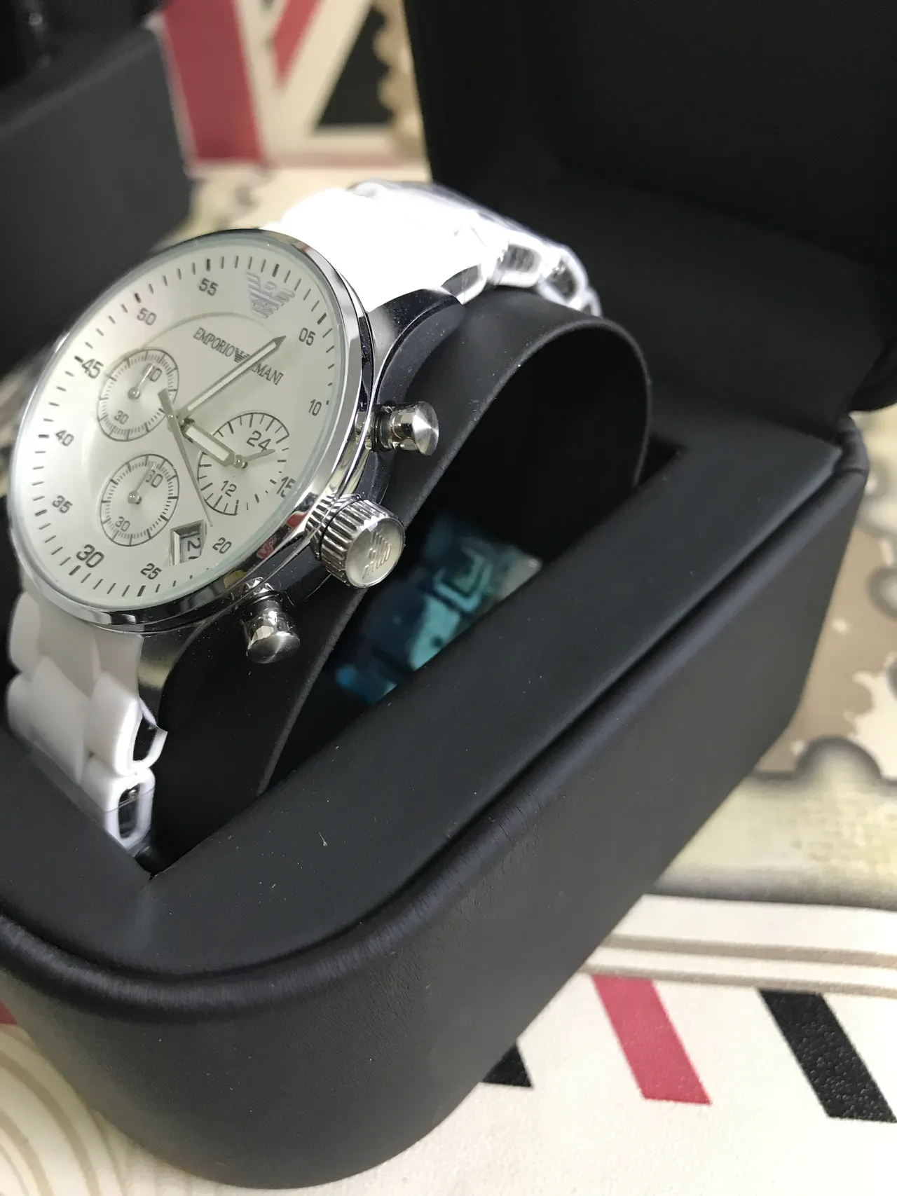 Emporio Armani Montre chronographe bracelet céramique blanche quartz 2