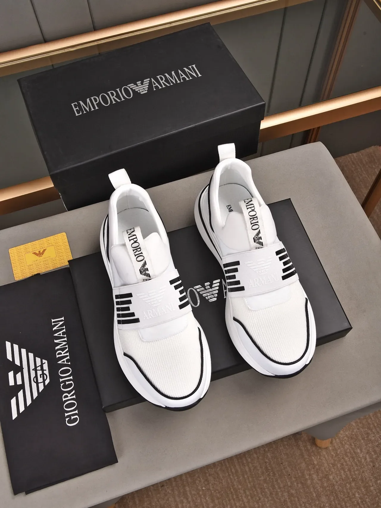 Emporio Armani حذاء رياضي ستايل حياة سليب أون أبيض أسود شبكي وصناعي علوي حذاء رياضي ستايل حياة 3