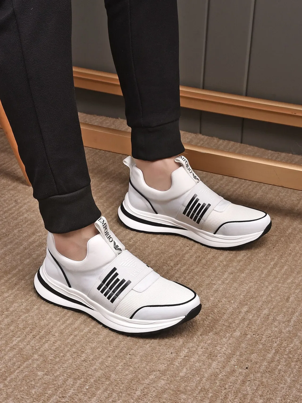 Emporio Armani حذاء رياضي ستايل حياة سليب أون أبيض أسود شبكي وصناعي علوي حذاء رياضي ستايل حياة 4