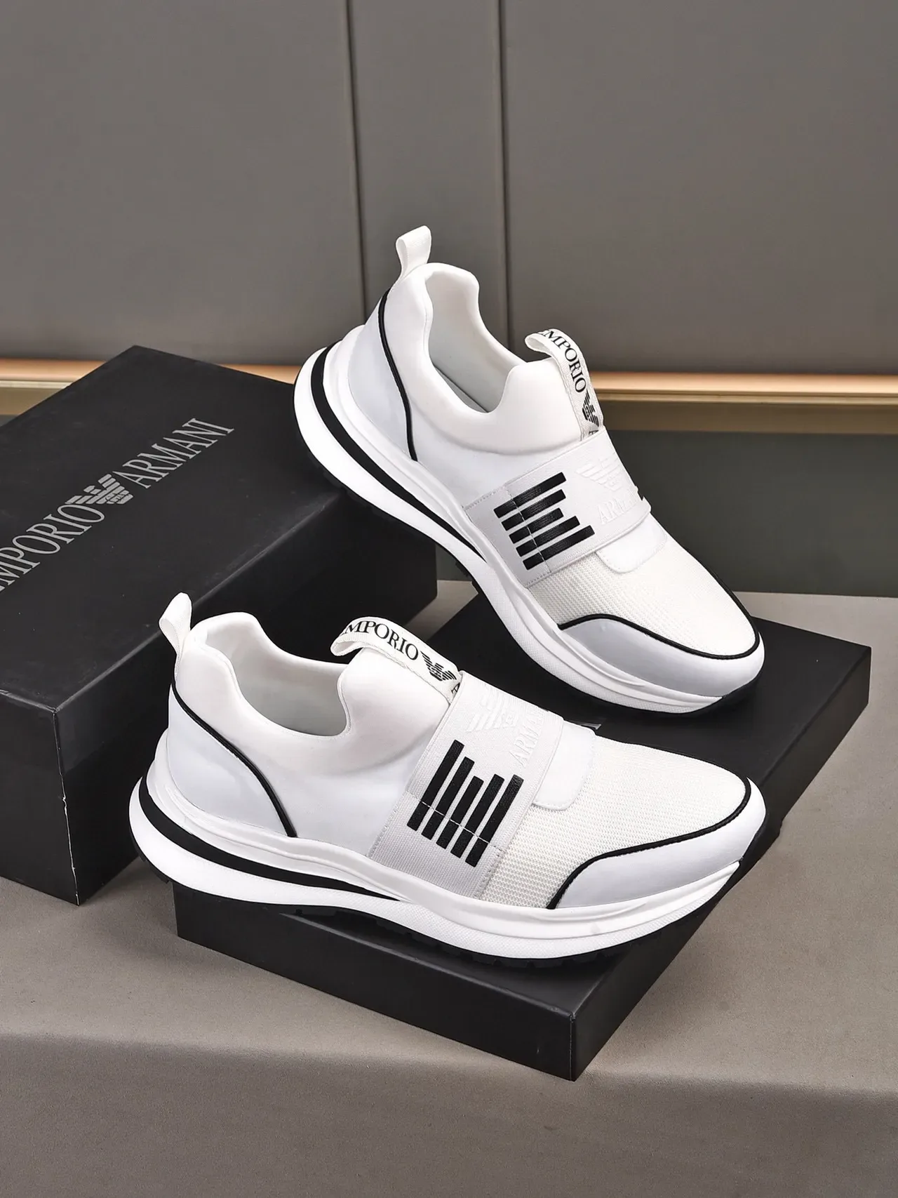Emporio Armani حذاء رياضي ستايل حياة سليب أون أبيض أسود شبكي وصناعي علوي حذاء رياضي ستايل حياة 6