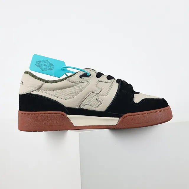 Fendi Beige Black Costuras FF Monograma Overlay Contrast Suede Y Leather Panels Zapatillas Lifestyle 7
