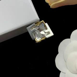 फेंडी FF क्रिस्टल वर्गाकार कर्णभूषण